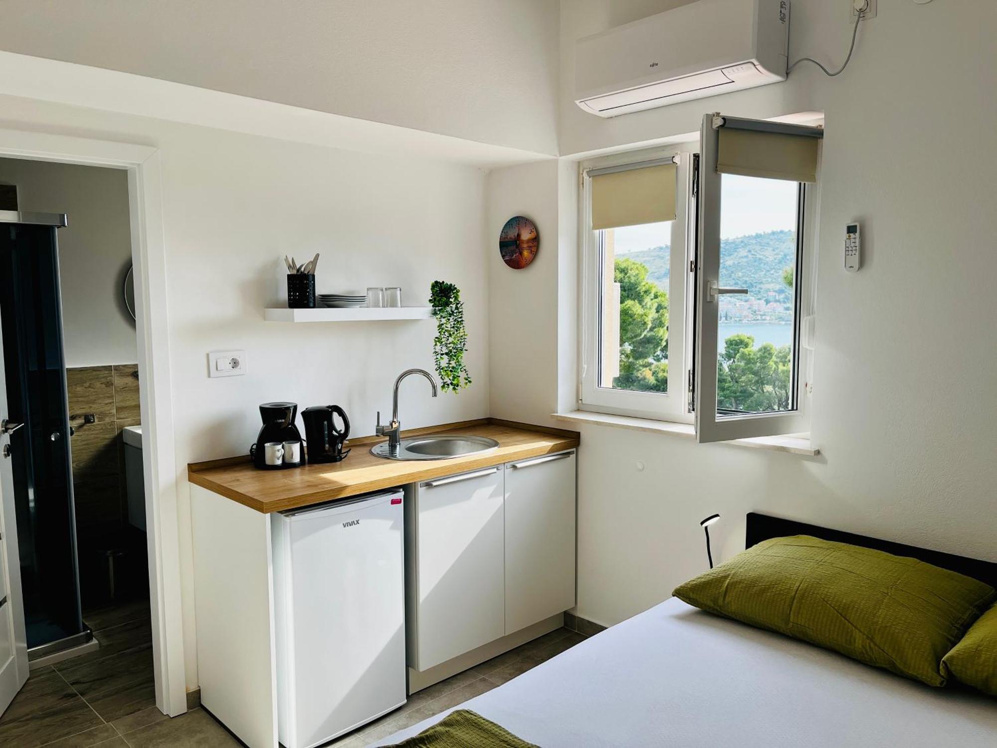 Mirno More, Apartman Rogoznica