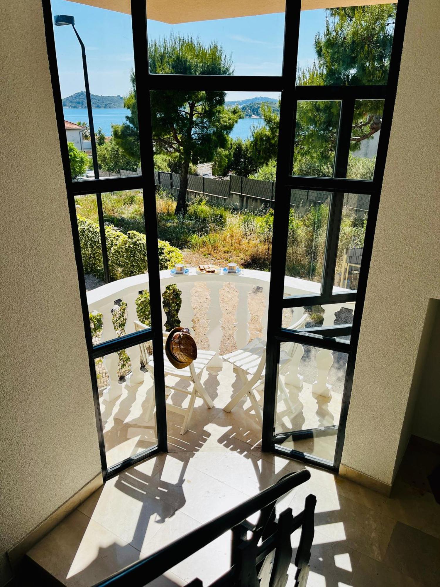 Apartman Mirno More, *
