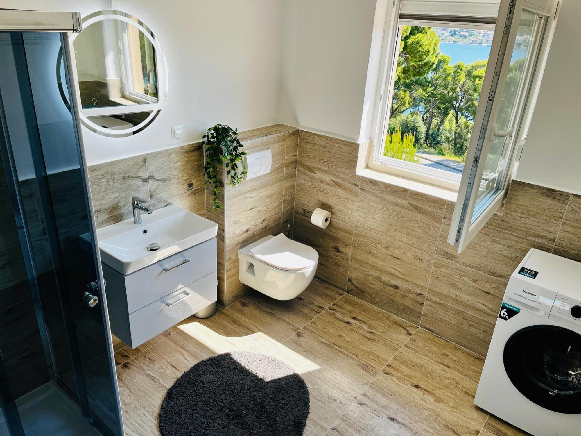Mirno More, Apartman Rogoznica